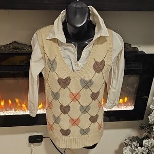 No Boundaries V-Neck Heart Sweater Vest - Cream, Brown, Gray